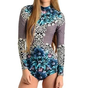 One Piece Swimsuit Rashguard Long Sleeve, Large.